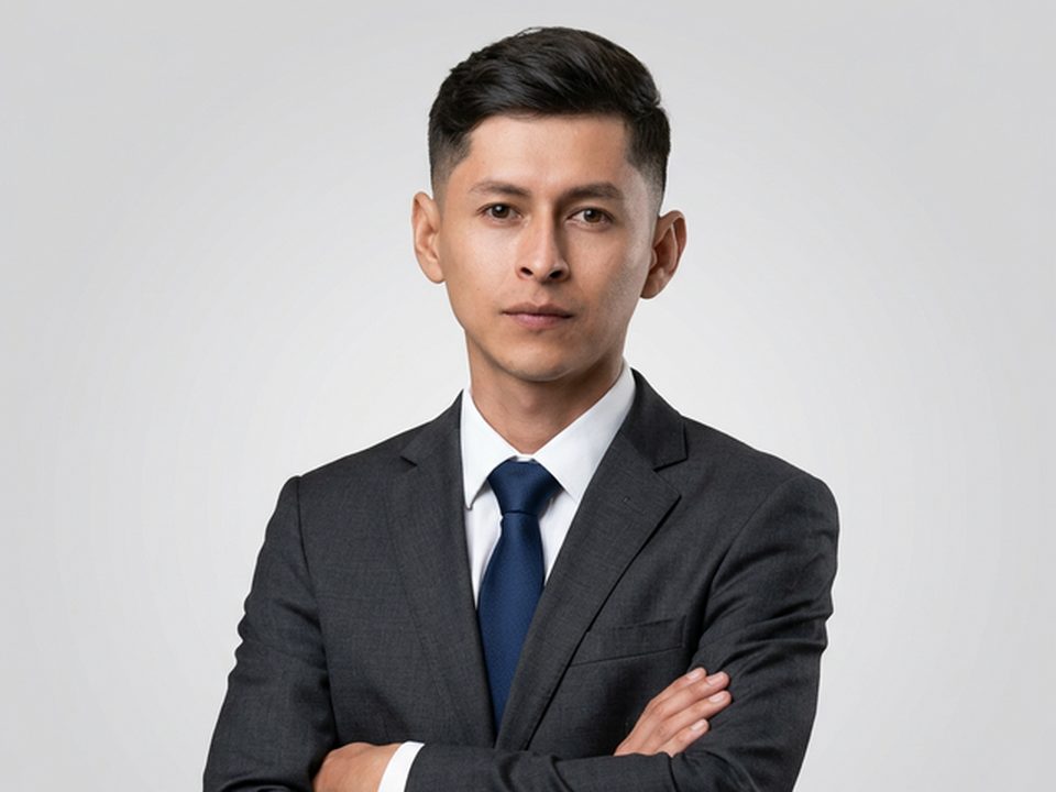 Fabián Posligua, Ingeniería Comercial en Talent Engine